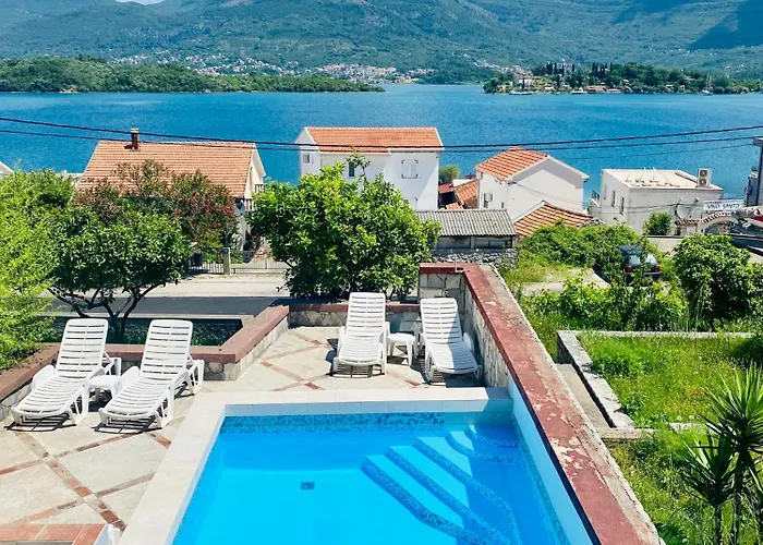Ino Apartments